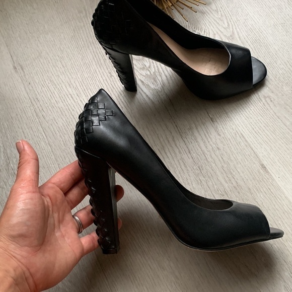 ELLIOTT LUCCA Black Andrea Peep-Toe Pump size 8.5 woven details black classic - Picture 6 of 12